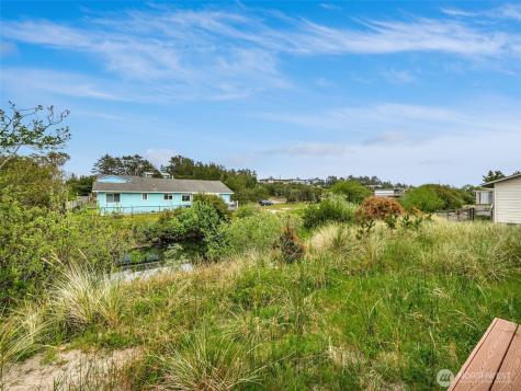 30410 H Street Ocean Park WA 98640