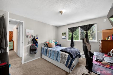 4216 W Tapps Drive E Lake Tapps WA 98391