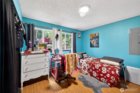 4216 W Tapps Drive E Lake Tapps WA 98391