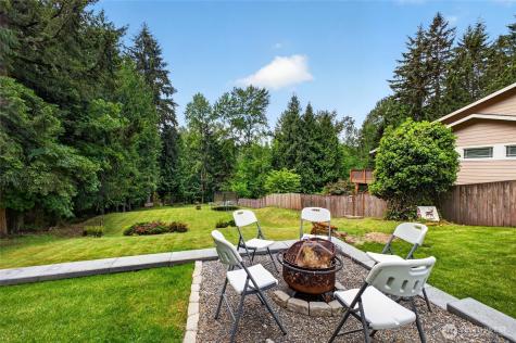 4216 W Tapps Drive E Lake Tapps WA 98391