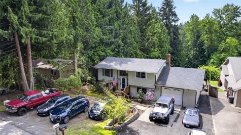 4216 W Tapps Drive E Lake Tapps WA 98391
