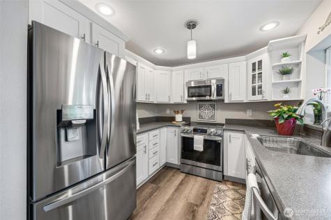 18503 71st Avenue Ct E Puyallup WA 98375
