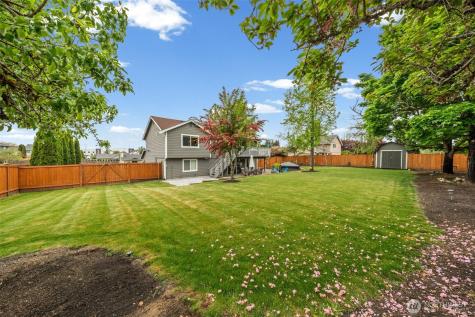 18503 71st Avenue Ct E Puyallup WA 98375