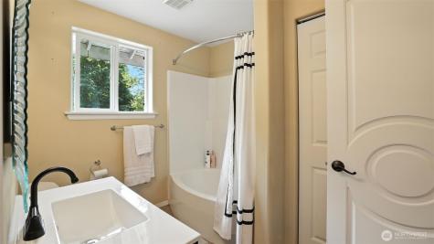 18911 SE 144th Street Renton WA 98059