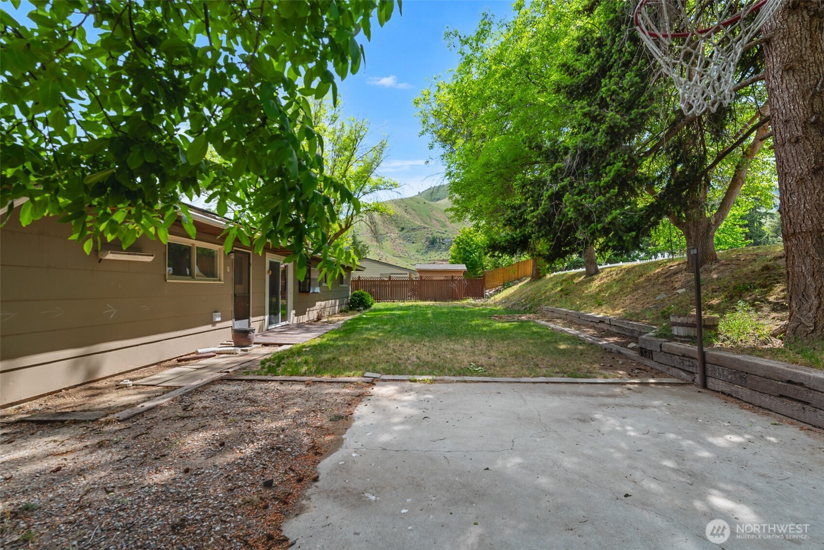 402 Shady Lane Wenatchee WA 98801