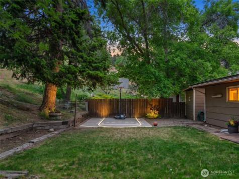 402 Shady Lane Wenatchee WA 98801