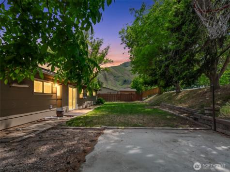 402 Shady Lane Wenatchee WA 98801