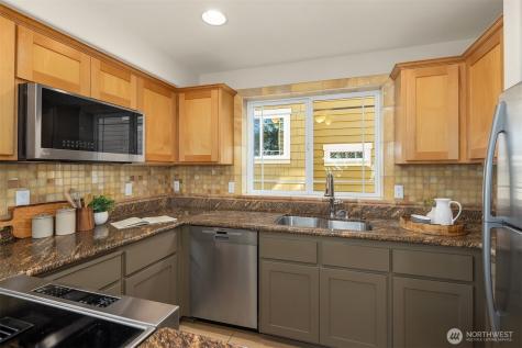 739 N 94th Street Seattle WA 98103