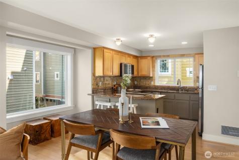 739 N 94th Street Seattle WA 98103