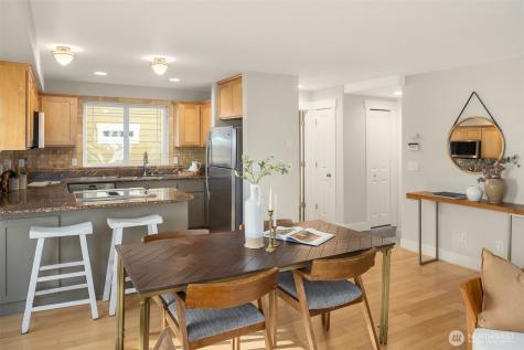 739 N 94th Street Seattle WA 98103