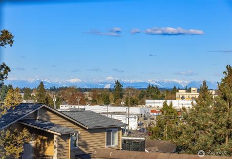 739 N 94th Street Seattle WA 98103