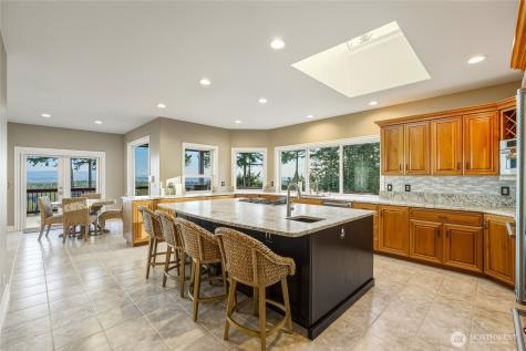 514 Wayne's Ridge Circle Camano Island WA 98282