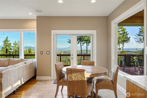 514 Wayne's Ridge Circle Camano Island WA 98282