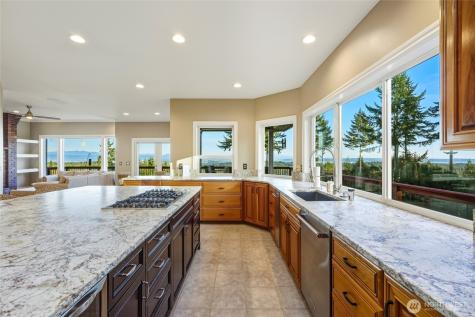 514 Wayne's Ridge Circle Camano Island WA 98282