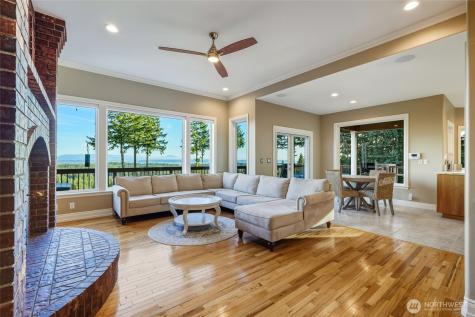 514 Wayne's Ridge Circle Camano Island WA 98282