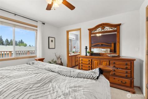 8425 201st Street E Spanaway WA 98387