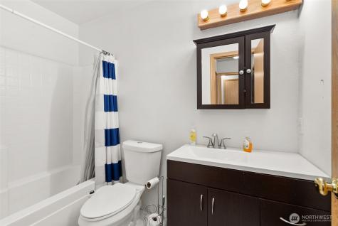 8425 201st Street E Spanaway WA 98387