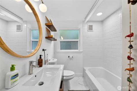6715 35th Avenue SW Seattle WA 98126