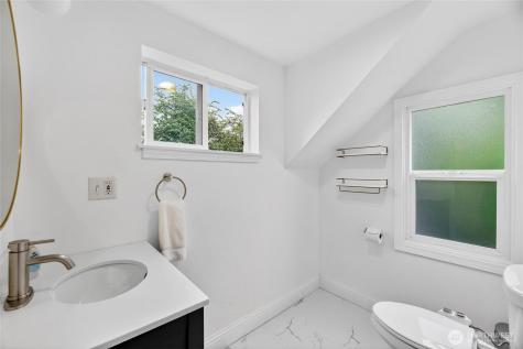 6715 35th Avenue SW Seattle WA 98126