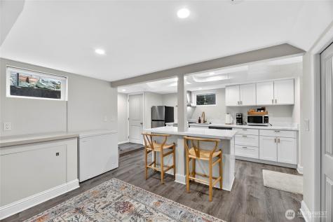 6715 35th Avenue SW Seattle WA 98126