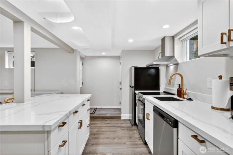 6715 35th Avenue SW Seattle WA 98126