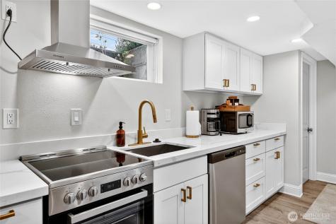 6715 35th Avenue SW Seattle WA 98126