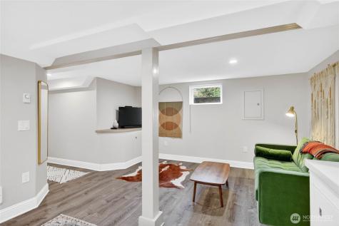 6715 35th Avenue SW Seattle WA 98126