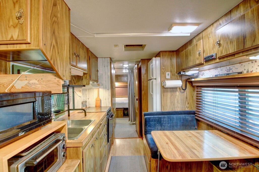 3 Wilderness Way Deming WA 98244