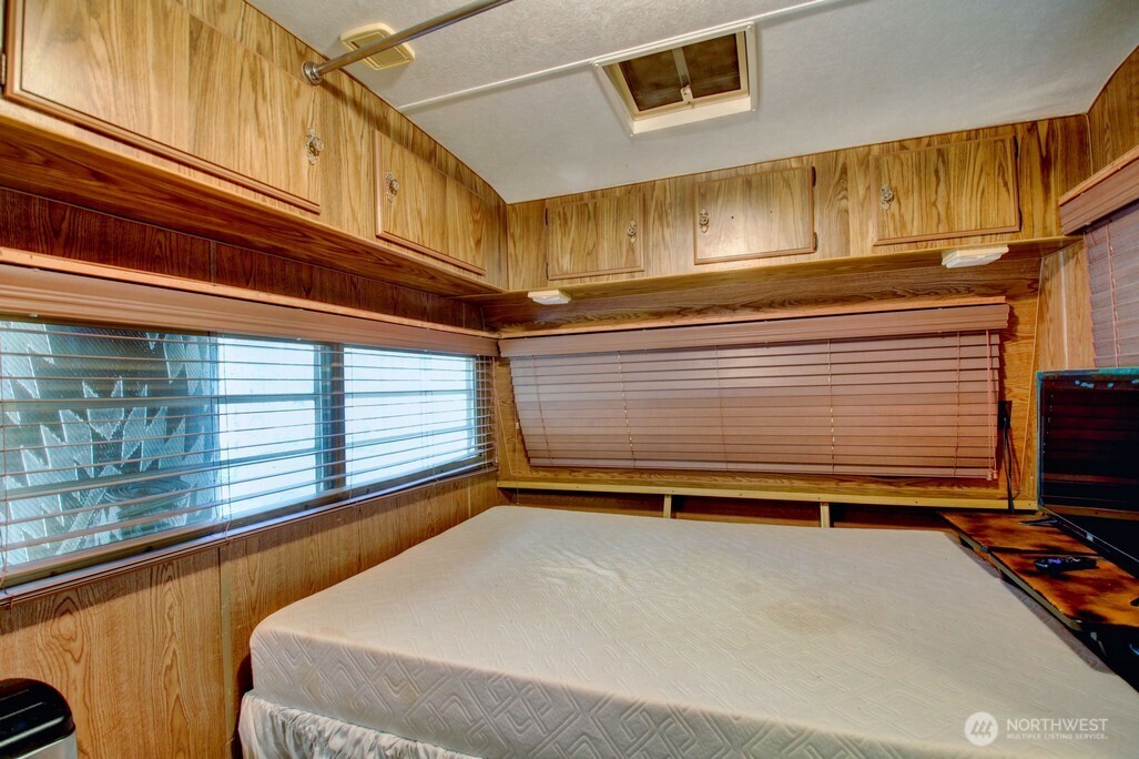 3 Wilderness Way Deming WA 98244