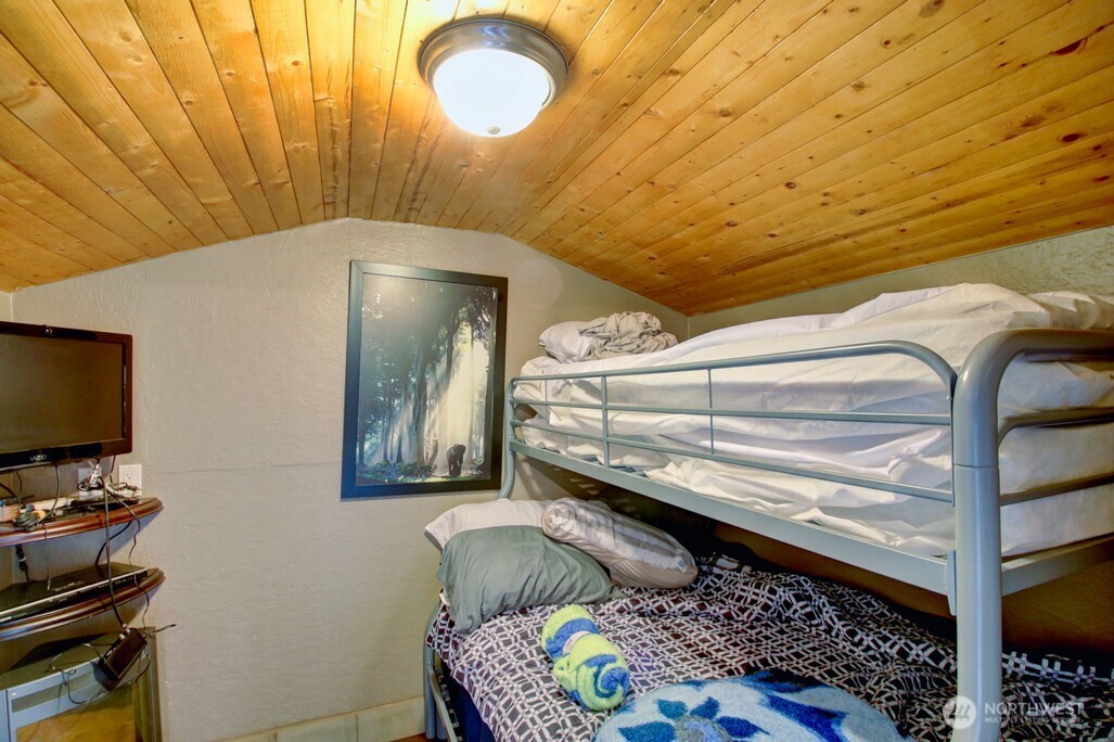 3 Wilderness Way Deming WA 98244