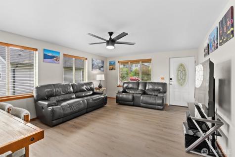 1305 Cascadia Drive Sedro Woolley WA 98284