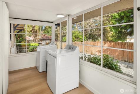 11726 10th Avenue S Seattle WA 98168