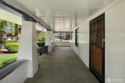 11726 10th Avenue S Seattle WA 98168