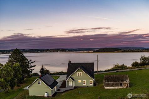 1649 Scenic Heights Road Oak Harbor WA 98277