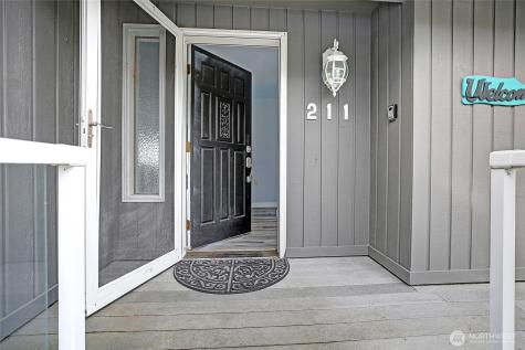 211 Arbor Terrace Camano Island WA 98282