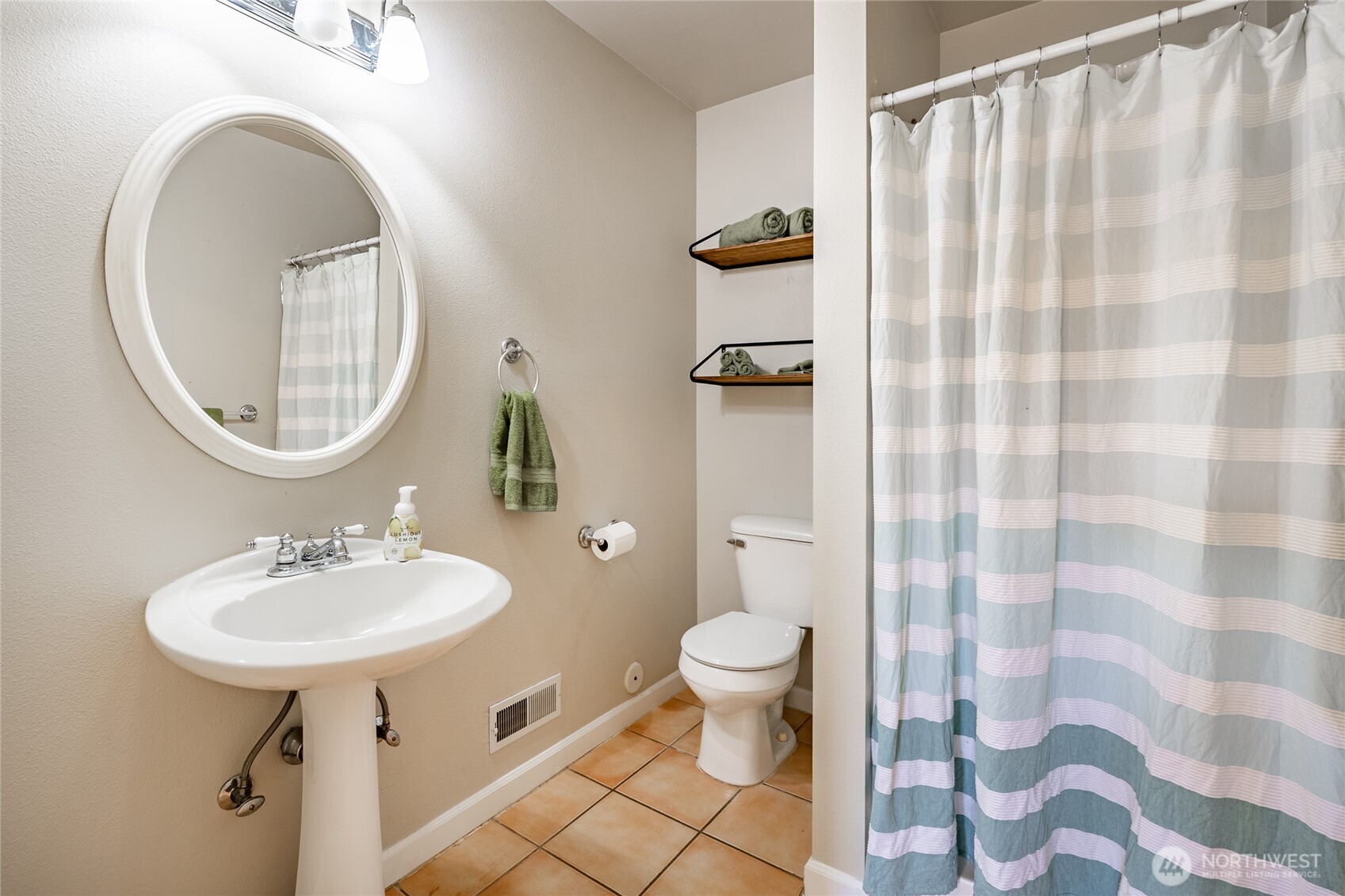 704 Glenning Street Lynden WA 98264