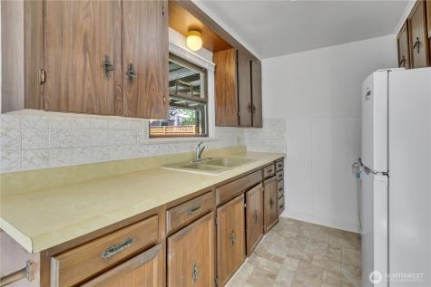 9013 11th Ave SW Seattle WA 98106