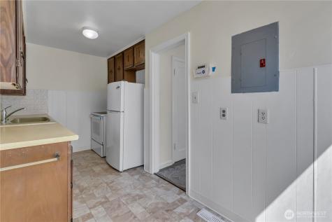 9013 11th Ave SW Seattle WA 98106