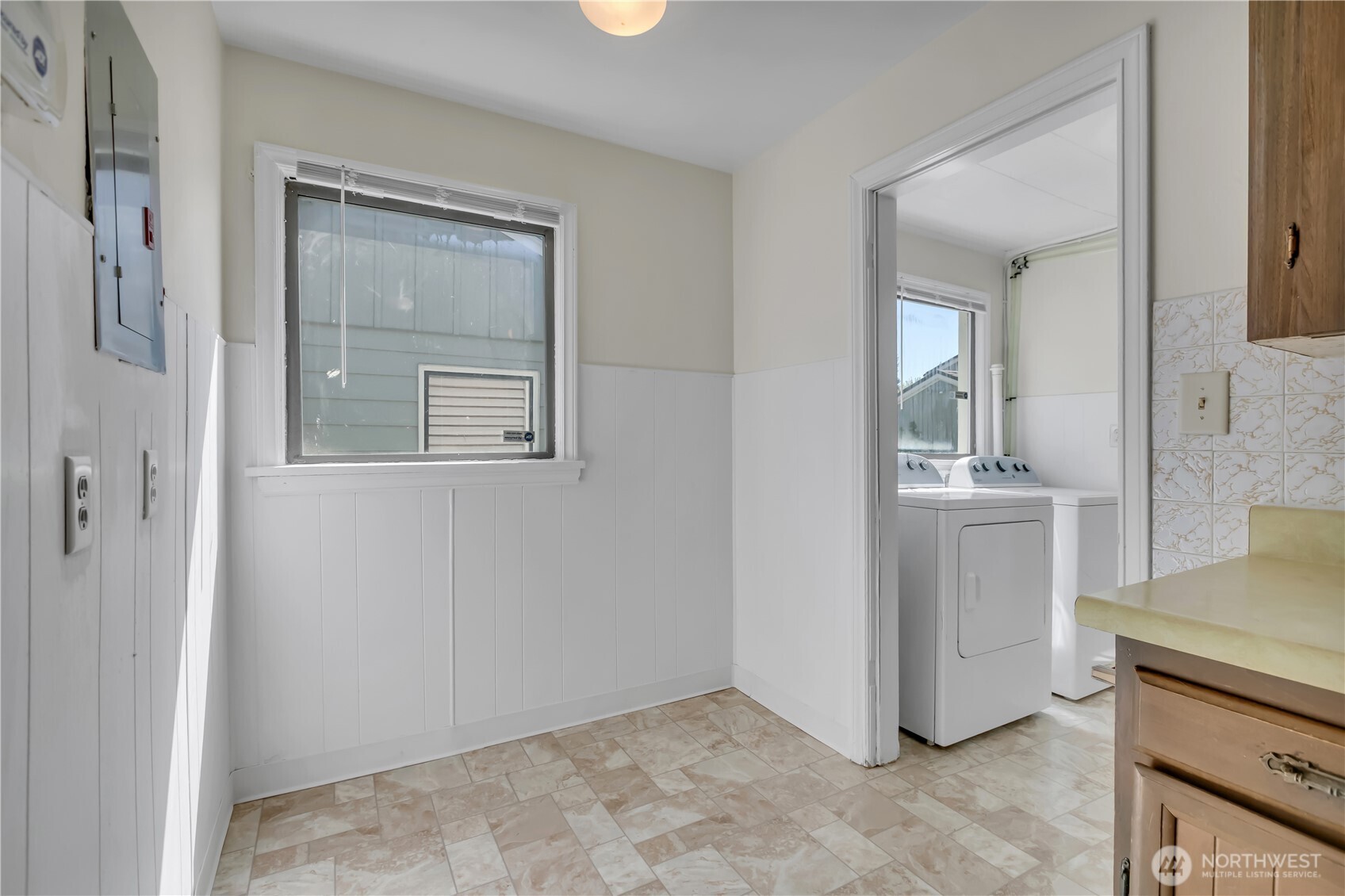 9013 11th Ave SW Seattle WA 98106