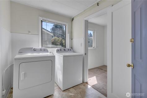 9013 11th Ave SW Seattle WA 98106