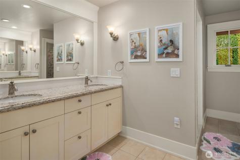 3645 92nd Avenue SE Mercer Island WA 98040