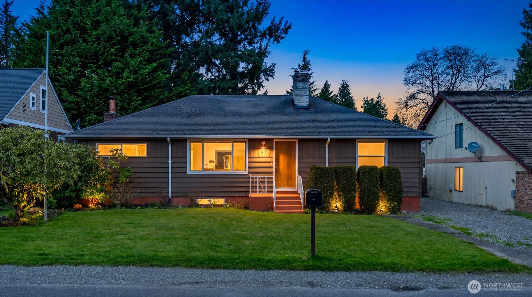 9717 14th Avenue NW Seattle WA 98117