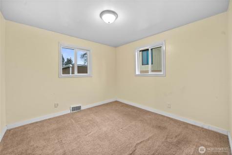 9717 14th Avenue NW Seattle WA 98117