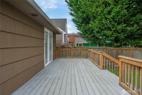 9717 14th Avenue NW Seattle WA 98117