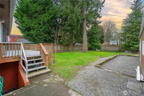 9717 14th Avenue NW Seattle WA 98117