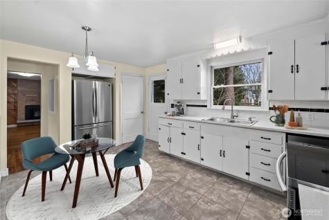 9717 14th Avenue NW Seattle WA 98117