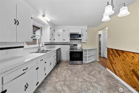 9717 14th Avenue NW Seattle WA 98117