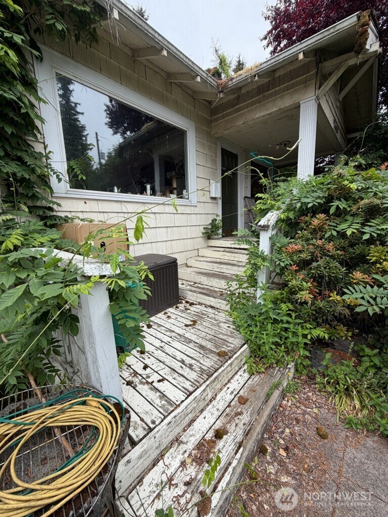 7547 11th Avenue NE Seattle WA 98115