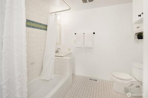 24109 107th Place W Shoreline WA 98020
