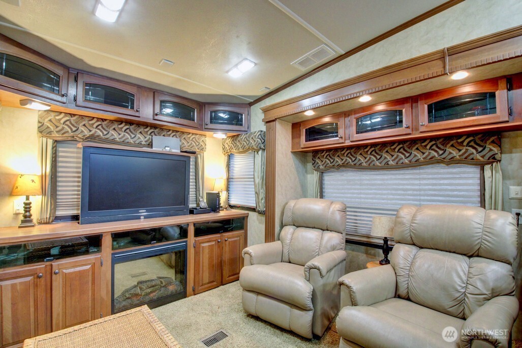 245 Schinn Canyon Court Deming WA 98244